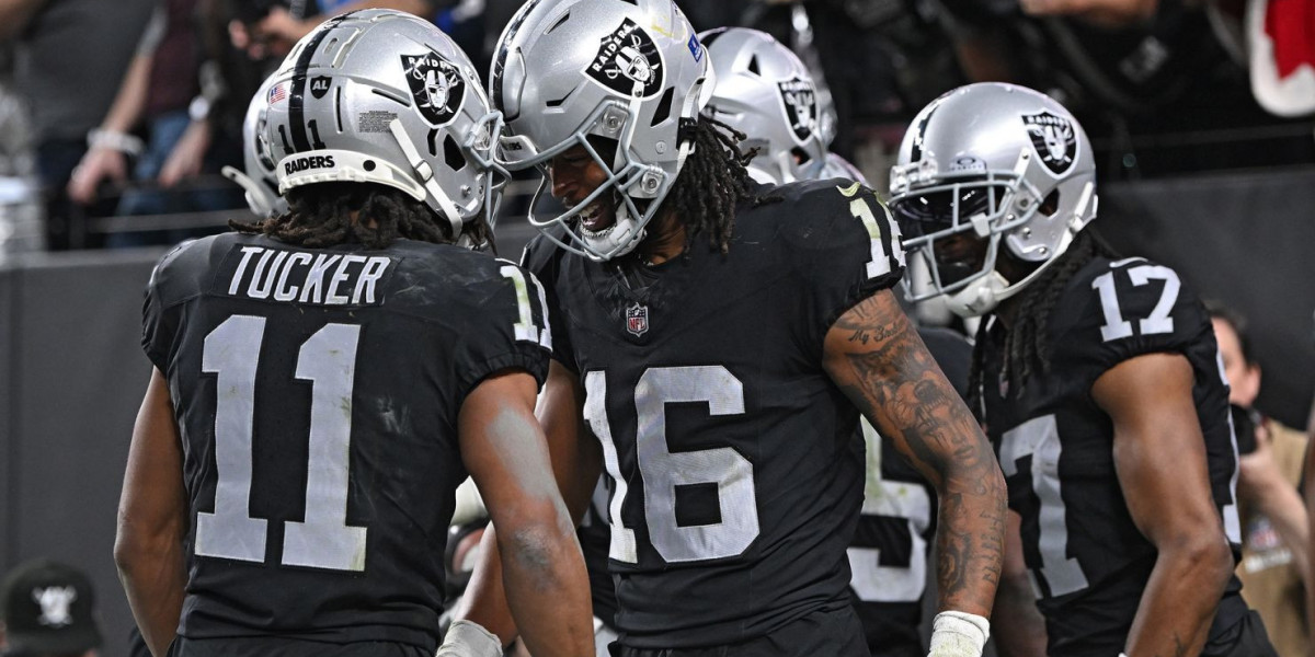 Las Vegas Raiders followers talk about vibrant locations upon training staff members